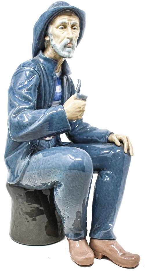 FIGURA EN PORCELANA NAO DEL ÚLTIMO  CUARTO DEL S.XX