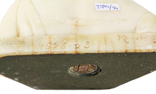 BUSTO DE MUJER EN MÁRMOL