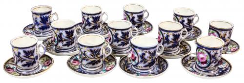 CONJUNTO DE 12 TAZAS CON PLATO PARA CHOCOLATE MEDIADOS S.XIX