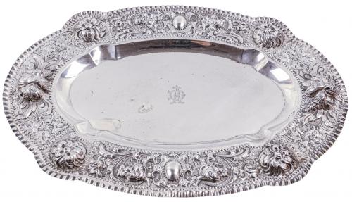 CENTRO DE MESA OVALADO EN PLATA DEL PRIMER TERCIO S.XX
