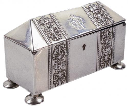 CAJA COFRE EN PLATA DEL PRIMER TERCIO S.XX