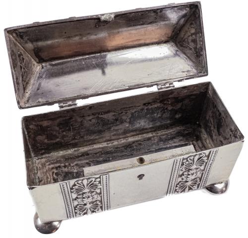 CAJA COFRE EN PLATA DEL PRIMER TERCIO S.XX