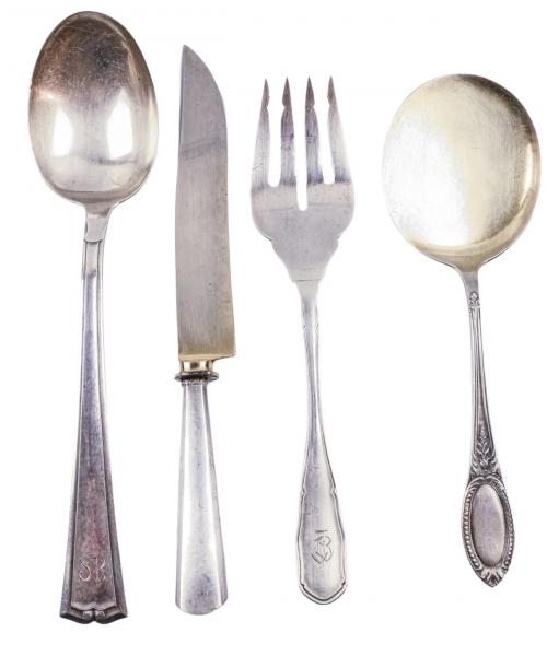 LOTE DE CUBIERTOS DE PLATA DEL PRIMER TERCIO S.XX