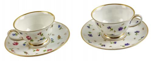 DOS TAZAS CON PLATO EN PORCELANA DE MEDIADOS DEL S.XX