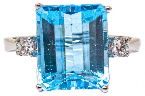 ANILLO CON TOPACIO AZUL Y BRILLANTES