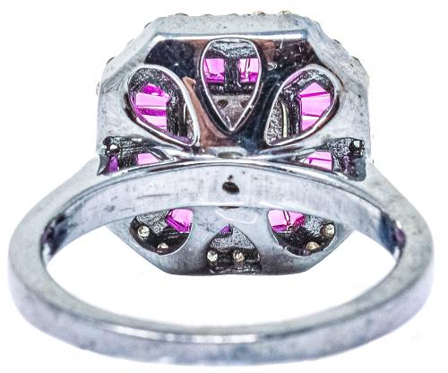 ANILLO ROSETÓN CON RUBÍES Y DIAMANTES