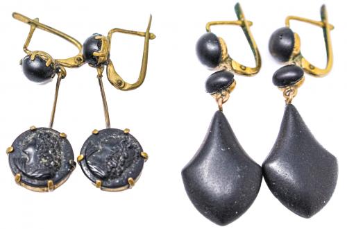 DOS PARES DE PENDIENTES DE LUTO DEL S.XIX
