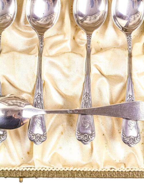 CONJUNTO DE CUCHARILLAS DE PLATA DE MEDIADOS DEL S.XX