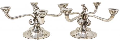 PAREJA DE CANDELABROS EN PLATA DE MEDIADOS DEL S.XX