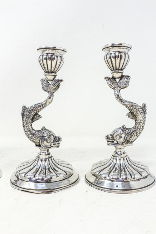 DOS PAREJAS DE CANDELEROS EN PLATA DE LA SEGUNDA MITAD S.XX