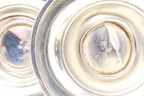 DOS PAREJAS DE CANDELEROS EN PLATA DE LA SEGUNDA MITAD S.XX