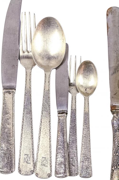 LOTE VARIADO DE CUBIERTOS EN PLATA 