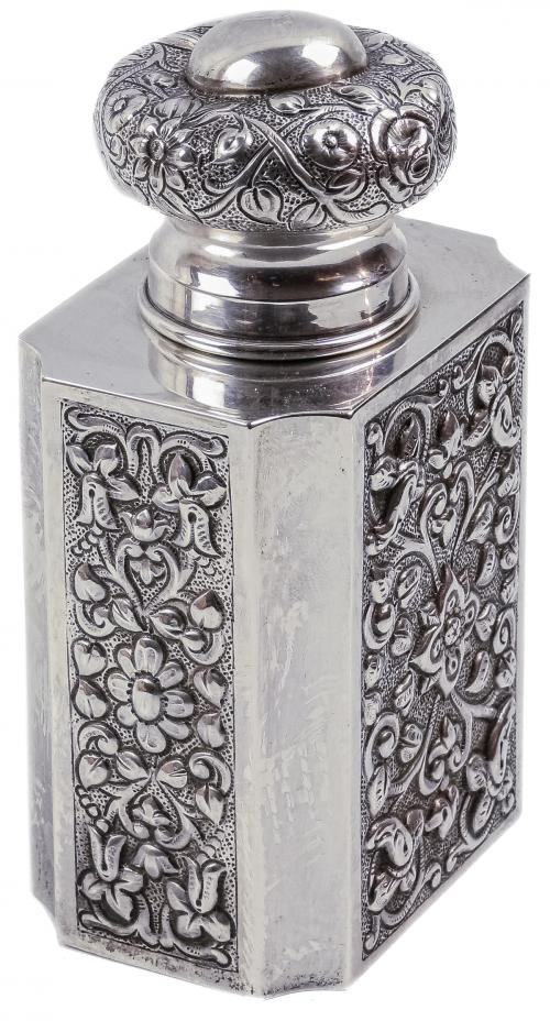 TARRO PARA TÉ EN PLATA  DE LA SEGUNDA MITAD DEL S.XX