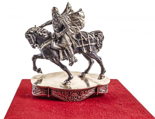 FIGURA EN PLATA DE MEDIADOS DEL S.XX
