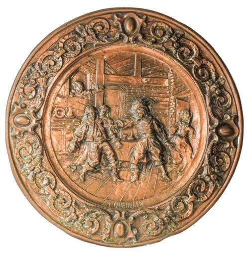 PAREJA DE PLATOS DECORATIVOS DE COBRE REPUJADO