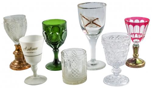 COLECCIÓN DE COPAS Y VASO EN CRISTAL Y VIDRIO
