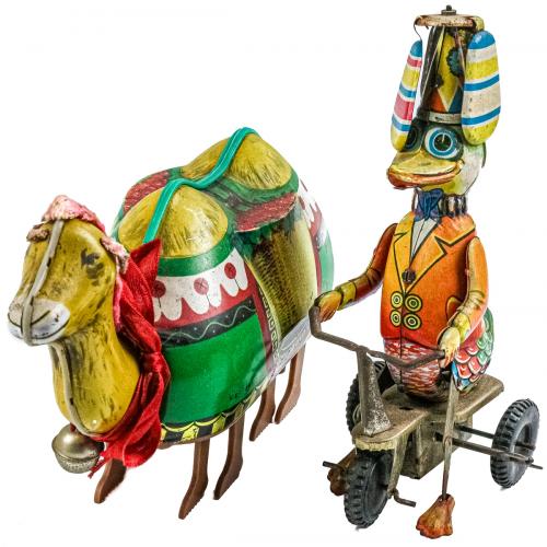 CAMELLO Y PATO DE HOJALATA