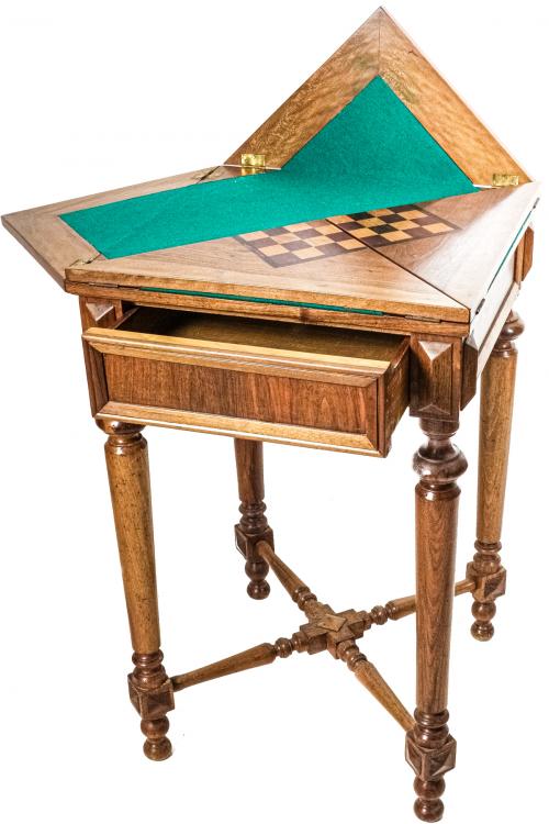 MESA DE JUEGO DE PAÑUELO DEL PRIMER TERCIO DEL S.XX