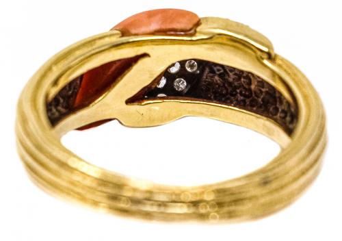 ANILLO CON CORAL Y BRILLANTES