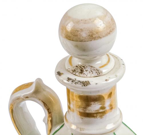 PAREJA DE BOTELLAS CON ASA DE PORCELANA