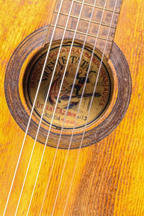 GUITARRA DE PRINCIPIOS DEL S.XX.
