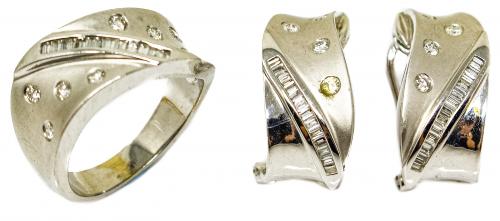 CONJUNTO DE PENDIENTES Y ANILLO CON DIAMANTES
