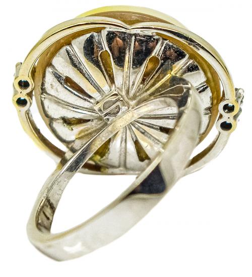 ANILLO CON PERLA MABÉ Y BRILLANTES
