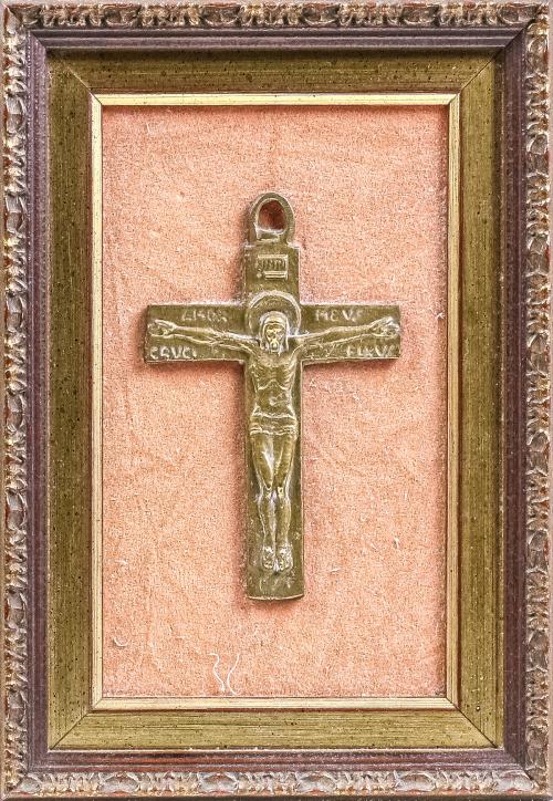 CRUZ EN BRONCE DE MEDIADOS DEL S.XX