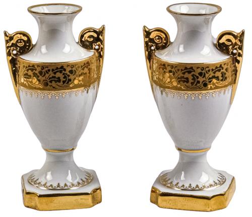 PAREJA DE PEQUEÑOS JARRONES EN PORCELANA DE MEDIADOS S.XX