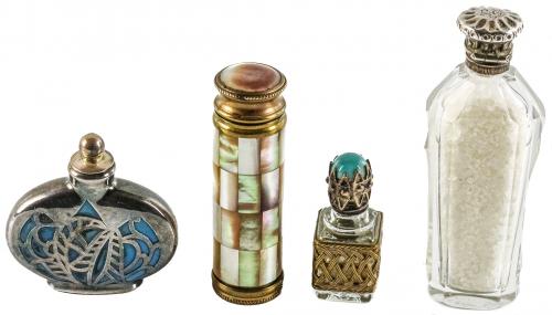 LOTE DE CUATRO PERFUMEROS DE MEDIADOS S. XX
