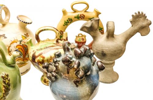 COLECCIÓN DE DIEZ BOTIJOS VARIADOS