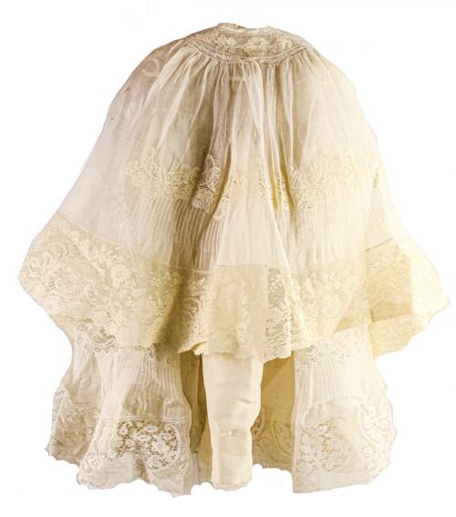 VESTIDO DE ACRISTIANAR DEL PRIMER TERCIO DEL S.XX