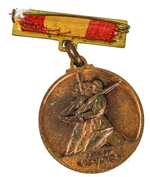 LOTE DE MEDALLAS DE LOS AÑOS 30 y 50