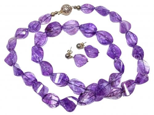 COLLAR LARGO Y PENDIENTES CON AMATISTA