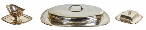 CONJUNTO DE PIEZAS DE SERVICIO EN METAL PLATEADO