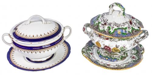 DOS PEQUEÑAS SOPERAS EN LOZA Y PORCELANA ÚLTIMO CUARTO S. XX