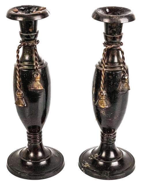 PAREJA DE CANDELEROS DEL ÚLTIMO CUARTO DE S. XX