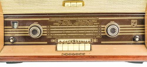RADIO PHILLIPS DE LOS AÑOS 40