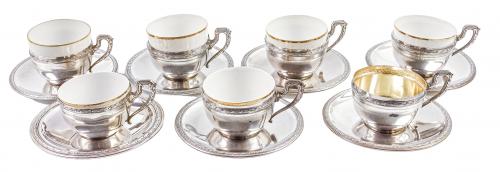 CONJUNTO DE TAZAS CON PLATO EN PLATA DEL PRIMER TERCIO S.XX
