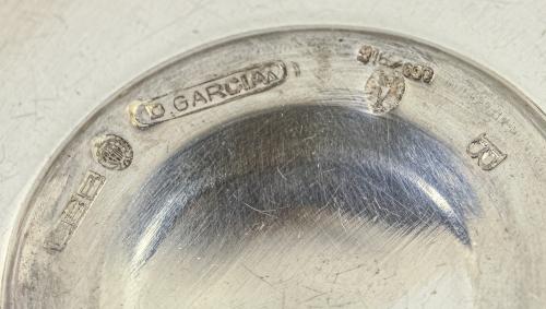CONJUNTO DE TAZAS CON PLATO EN PLATA DEL PRIMER TERCIO S.XX