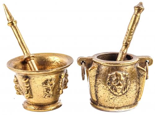 DOS MORTEROS DE BRONCE CON SU MANO