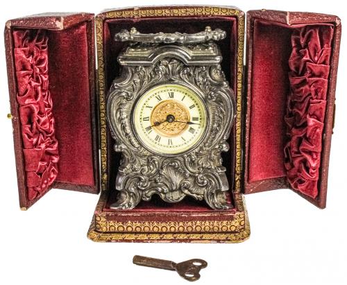 RELOJ DE SOBREMESA DE VIAJE DE PRINCIPIOS DEL S.XX