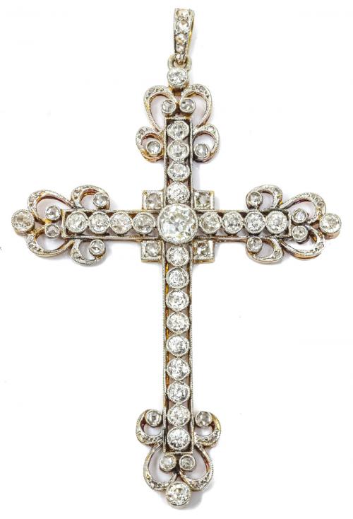 CRUZ COLGANTE CON DIAMANTES DE PPS. DEL S.XX
