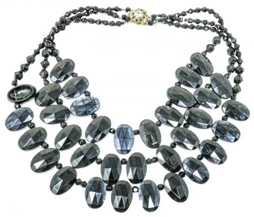 COLLAR DE AZABACHE DE PPS. DEL S.XX