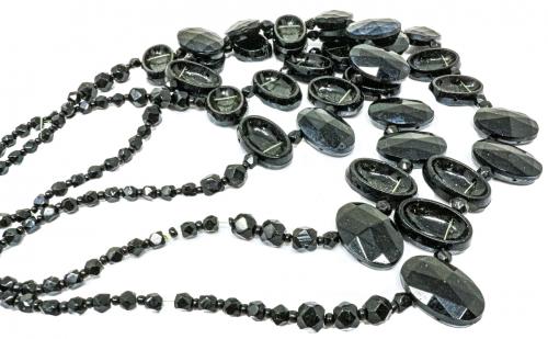 COLLAR DE AZABACHE DE PPS. DEL S.XX