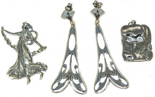 LOTE DE JOYAS DE ESTILO MODERNISTA