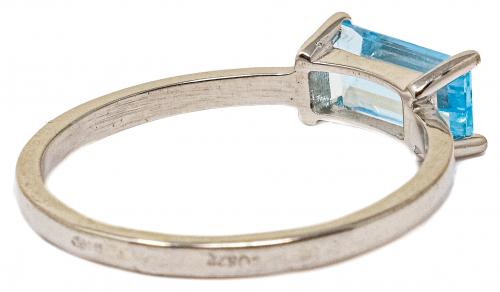 ANILLO CON TOPACIO AZUL