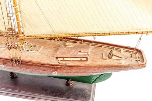 MAQUETA DE VELERO DE MEDIADOS DEL S.XX