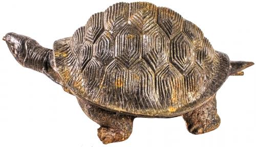 FUENTE DE HIERRO EN FORMA DE TORTUGA