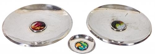 TRES CENTROS EN PLATA Y ESMALTE DEL ÚLTIMO CUARTO DEL S.XX